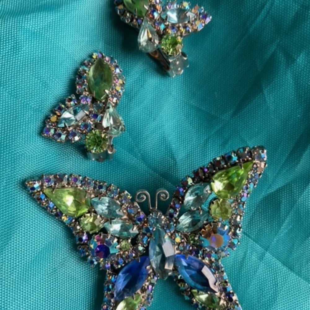 Weiss Rhinestone Butterfly Brooch with Earrings